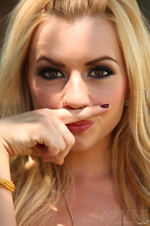 Cute Lexi Belle strips for us