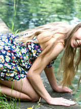 Liv sweet blonde teen outdoor posing naked