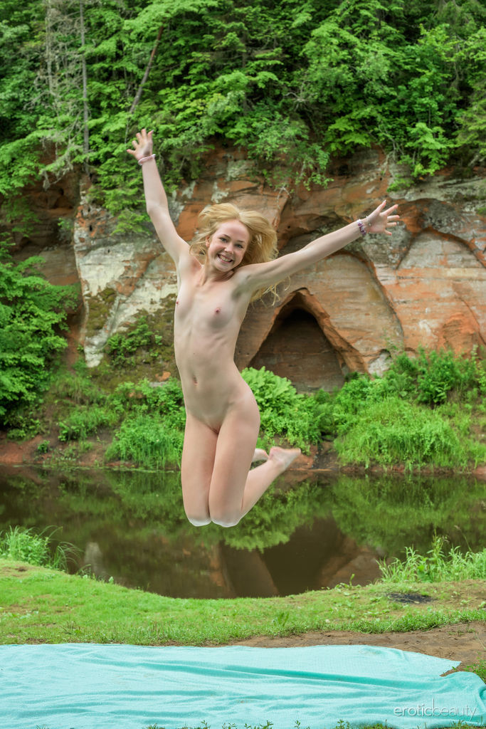 Runa In Loving Outdoors