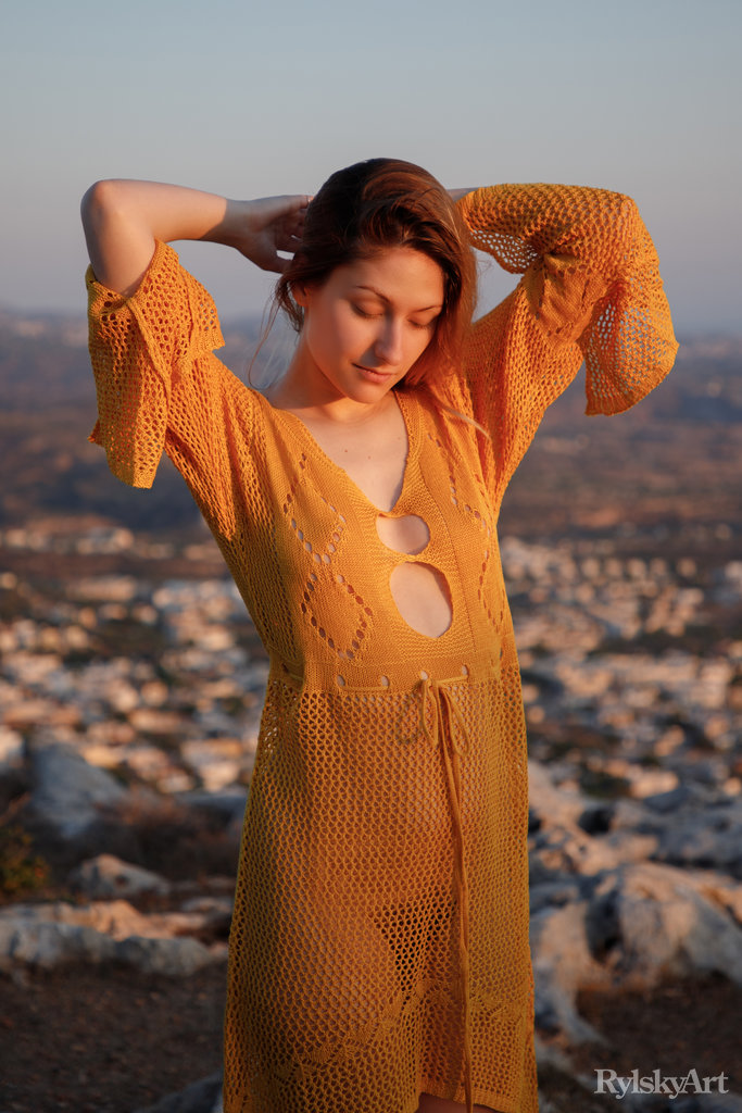 Katty Muss Getting Naked Outdoors