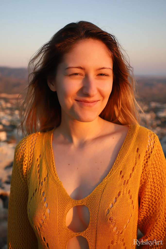 Katty Muss Getting Naked Outdoors