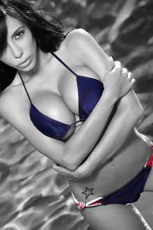 Lela Star - hot bikini chick