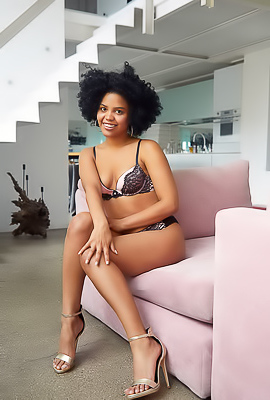 Selva Lapiedra Adorable Black Babe Undresses Playfully