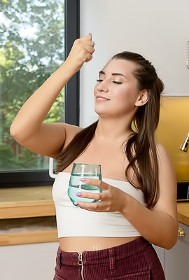 Elise Moon Flaunt Her Big Boobs And Puffy Nipples