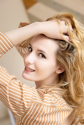 Lillie Pie Driving Her Fingers Between Her Plump Pussy Lips And Humping Them Sensually