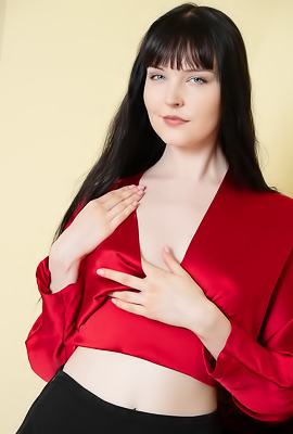 Amelia Riven Sucking On Her Favorite Dildo To Lube It Up Before Cramming It Into Her Juicy Slot