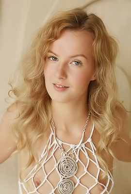 Luna Art Revealing The Dusting Of Soft Hair On Her Mound Of Venus