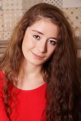 Sherie Stripping Down Completely Nude