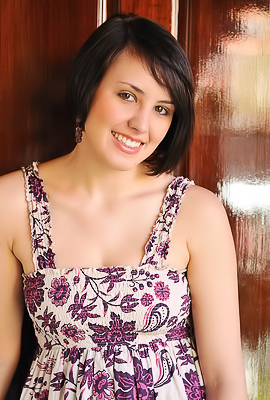 Brunette Teen Zeba Showing Pussy In Public