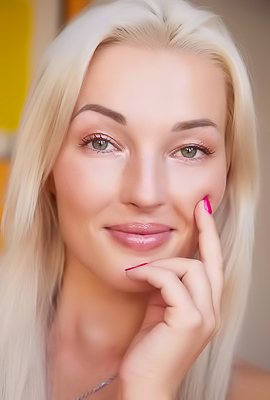 Lovita Fate Offers An Irresistible Rear View