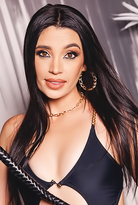 Harley Melts Fully Naked With Gorgeous Pussy