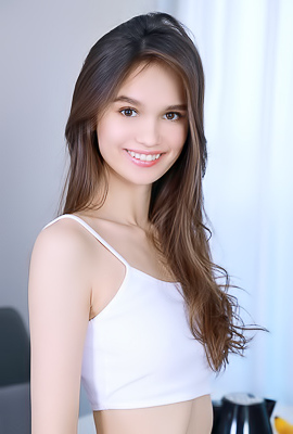 Anastasia Bella Exposing Her Plump-lipped Pussy