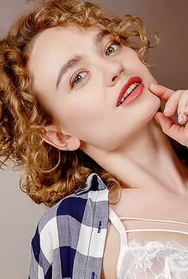 Felice Teases In Sheer Stockings As She Spreads Her Legs In Playful Afternoon Delight