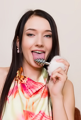 Anal Plug For Britney Dutch