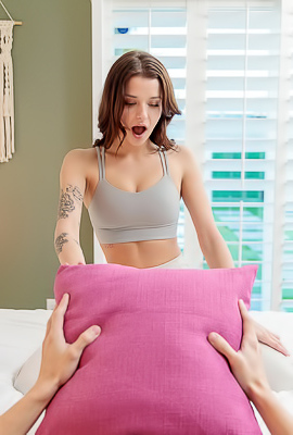 Jade Maris Makes It Clear She Wants A Quickie With Her Potential Stepbrother