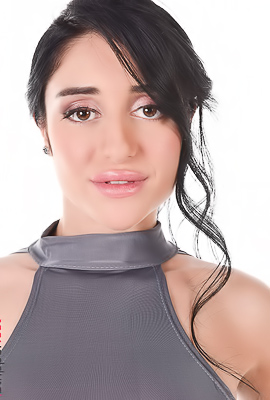 Ara Mix Teases Her Boyfriend And Blows His Mind With This Peekaboo Dress