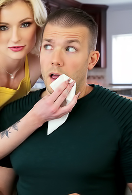 Hyley Winters Shaved Pussy Breaks for Breathy Blowjob Pleasure